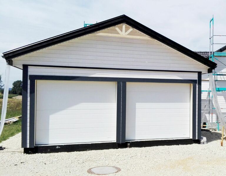 Blechpaket Garage mit Garagentoren